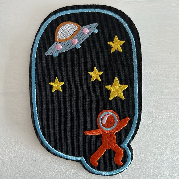 Space-Themed Embroidered Patches - Picture 6 of 10